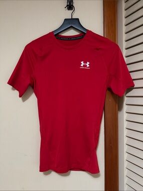 Under Armour Men’s Red Performance Short-Sleeve Tee